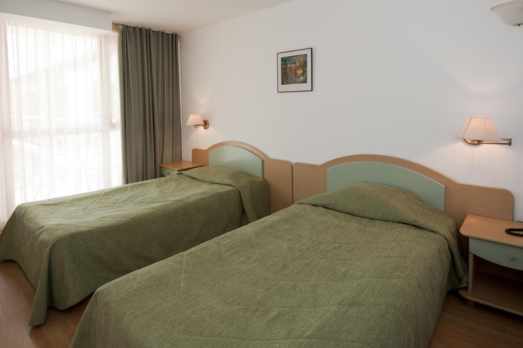 Hotel Longosa Slăntjev Brjag Rum bild